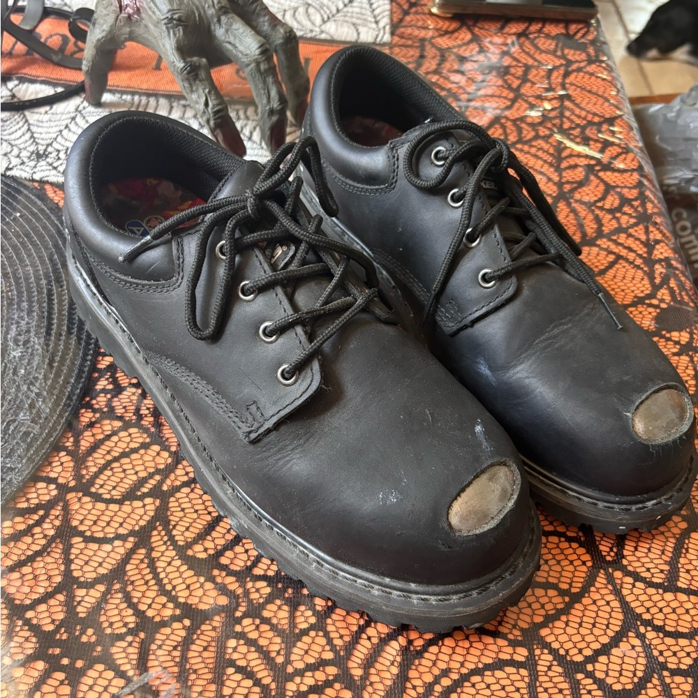 Steel toe shoes Sketchers.